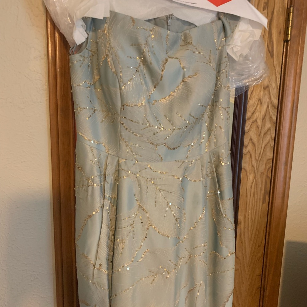 Elegant Gold and Cream Women's Wedding Dress